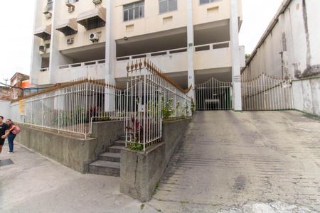 Apartamento à venda com 75m², 2 quartos e 1 vaga Apartamento à venda com 75m², 2 quartos e 1 vagaFachada
