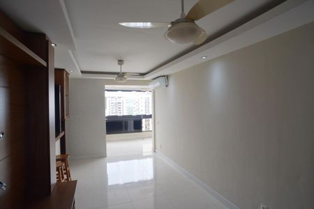 Sala de apartamento para alugar com 2 quartos, 67m² em Barra da Tijuca, Rio de Janeiro