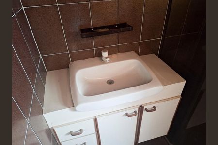 Casa à venda com 163m², 5 quartos e 3 vagasBanheiro