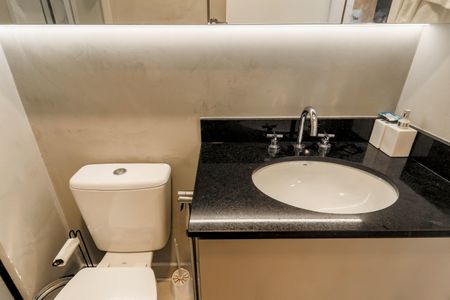 Studio à venda com 28m², 1 quarto e sem vaga Studio à venda com 28m², 1 quarto e sem vagaBanheiro