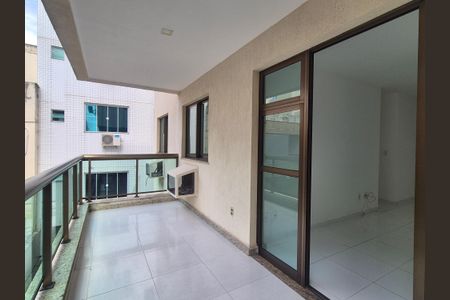 Apartamento à venda com 80m², 3 quartos e 2 vagasVaranda 