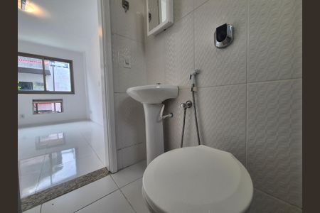 Apartamento à venda com 80m², 3 quartos e 2 vagasBanheiro suite 