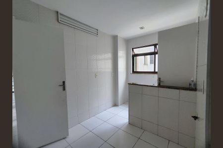Apartamento à venda com 80m², 2 quartos e 2 vagasCozinha