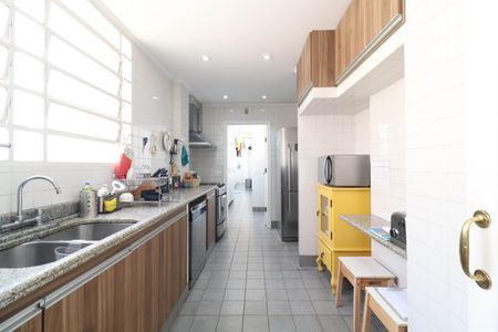 Apartamento à venda com 260m², 4 quartos e 2 vagasCozinha