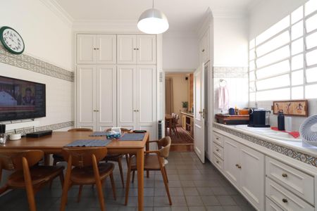 Apartamento à venda com 260m², 4 quartos e 2 vagasCozinha