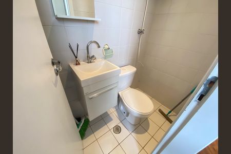 Apartamento para alugar com 105m², 3 quartos e 3 vagas Apartamento para alugar com 105m², 3 quartos e 3 vagasBanheiro de serviço