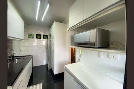 Apartamento para alugar com 105m², 3 quartos e 3 vagas Apartamento para alugar com 105m², 3 quartos e 3 vagasCozinha