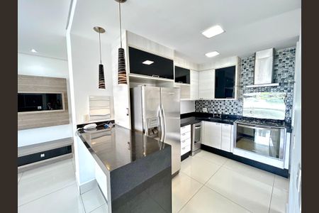 Apartamento à venda com 114m², 3 quartos e 2 vagas Apartamento à venda com 114m², 3 quartos e 2 vagasCozinha