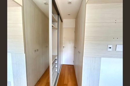 Apartamento à venda com 114m², 3 quartos e 2 vagas Apartamento à venda com 114m², 3 quartos e 2 vagasQuarto Suíte