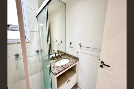 Apartamento à venda com 114m², 3 quartos e 2 vagas Apartamento à venda com 114m², 3 quartos e 2 vagasBanheiro 1