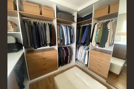 Apartamento à venda com 154m², 3 quartos e 2 vagasCloset da suíte 1
