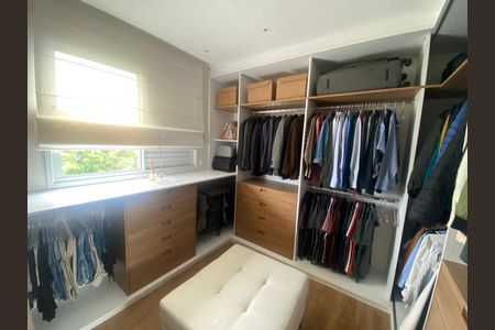 Apartamento à venda com 154m², 3 quartos e 2 vagasCloset da suíte 1