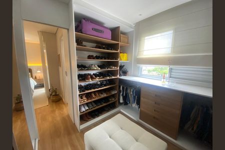 Apartamento à venda com 154m², 3 quartos e 2 vagasCloset da suíte 1