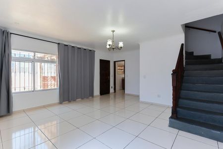 Casa à venda com 200m², 3 quartos e 3 vagasSala