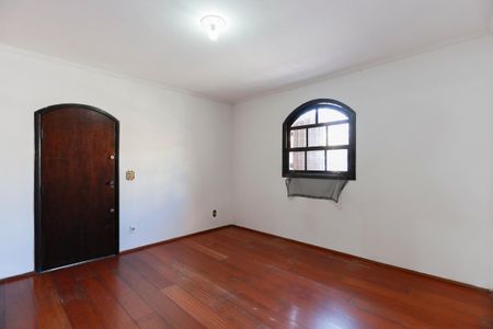 Casa à venda com 200m², 3 quartos e 3 vagasSuíte