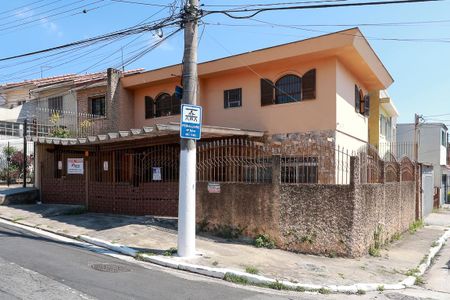 Casa à venda com 200m², 3 quartos e 3 vagasFachada + plaquinha