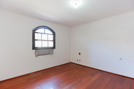 Casa à venda com 200m², 3 quartos e 3 vagasSuíte