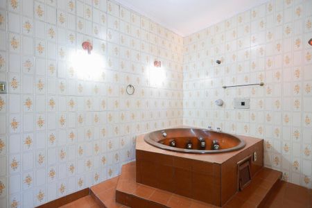 Casa à venda com 200m², 3 quartos e 3 vagasBanheiro da suíte