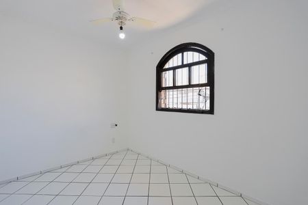 Casa à venda com 200m², 3 quartos e 3 vagasQuarto 2