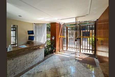 Apartamento à venda com 68m², 2 quartos e 1 vagaFachada e portaria