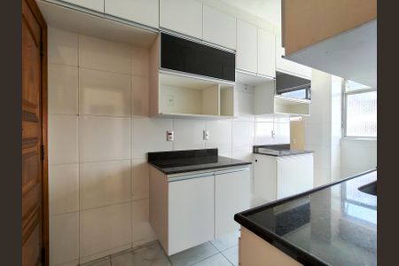 Apartamento à venda com 68m², 2 quartos e 1 vagaCozinha e Área de Serviço