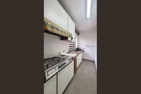 Cozinha de kitnet/studio para alugar com 1 quarto, 25m² em Cidade Universitária, Campinas