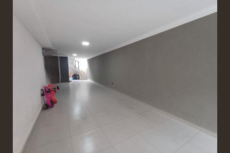 Casa à venda com 3 quartos, 155m² em Vila Carrão, São Paulo