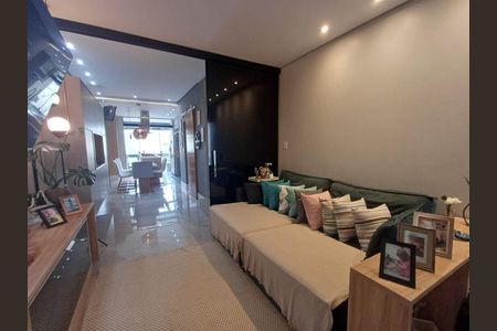 Casa à venda com 3 quartos, 155m² em Vila Carrão, São Paulo