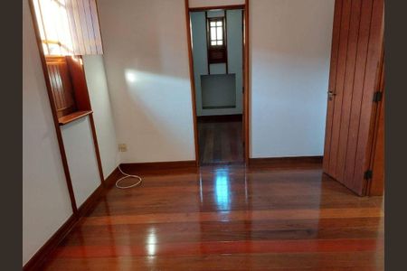 Casa à venda com 4 quartos, 370m² em Santo Antônio, Niterói