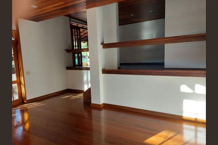 Casa à venda com 4 quartos, 370m² em Santo Antônio, Niterói