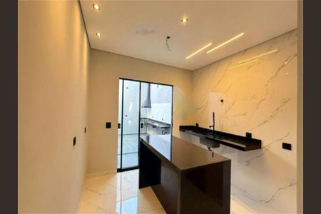 Casa à venda com 3 quartos, 160m² em Vila Carrão, São Paulo