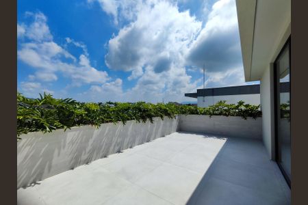 Casa de condomínio à venda com 715m², 6 quartos e 6 vagas Casa de condomínio à venda com 715m², 6 quartos e 6 vagasVaranda