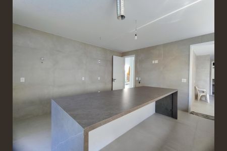 Casa de condomínio à venda com 715m², 6 quartos e 6 vagas Casa de condomínio à venda com 715m², 6 quartos e 6 vagasCozinha