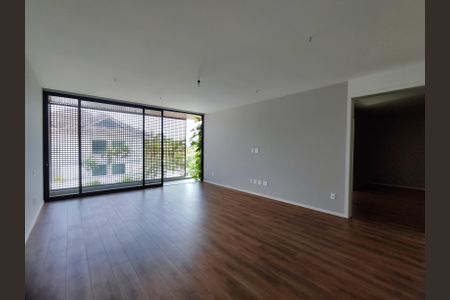 Casa de condomínio à venda com 715m², 6 quartos e 6 vagas Casa de condomínio à venda com 715m², 6 quartos e 6 vagasSuíte 1