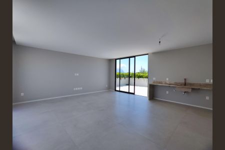 Casa de condomínio à venda com 715m², 6 quartos e 6 vagas Casa de condomínio à venda com 715m², 6 quartos e 6 vagasSala 3