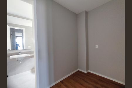 Casa de condomínio à venda com 715m², 6 quartos e 6 vagas Casa de condomínio à venda com 715m², 6 quartos e 6 vagasSuíte 3 Closet