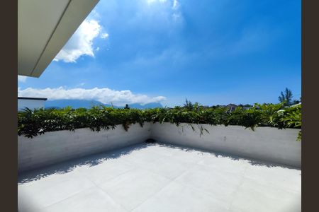 Casa de condomínio à venda com 715m², 6 quartos e 6 vagas Casa de condomínio à venda com 715m², 6 quartos e 6 vagasVaranda