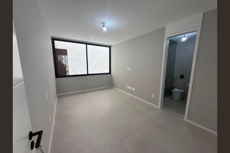 Casa à venda com 5 quartos, 715m² em Barra da Tijuca, Rio de Janeiro