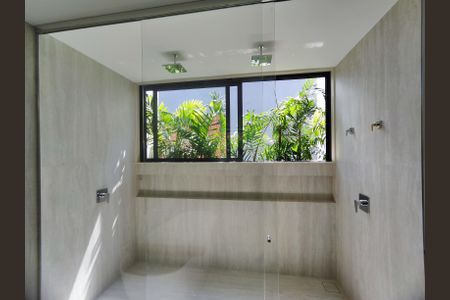 Casa de condomínio à venda com 715m², 6 quartos e 6 vagas Casa de condomínio à venda com 715m², 6 quartos e 6 vagasSuíte 1 Banheiro