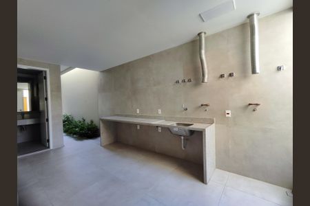 Casa de condomínio à venda com 715m², 6 quartos e 6 vagas Casa de condomínio à venda com 715m², 6 quartos e 6 vagasÁrea de Serviço