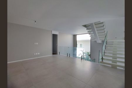 Casa de condomínio à venda com 715m², 6 quartos e 6 vagas Casa de condomínio à venda com 715m², 6 quartos e 6 vagasSala 2