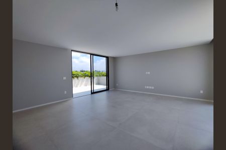 Casa de condomínio à venda com 715m², 6 quartos e 6 vagas Casa de condomínio à venda com 715m², 6 quartos e 6 vagasSala 3