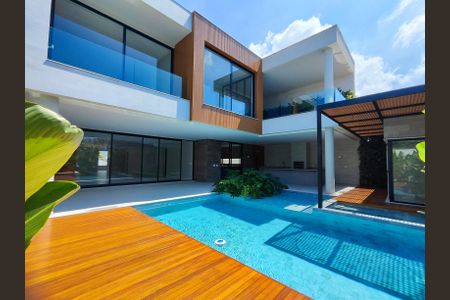 Casa de condomínio à venda com 715m², 6 quartos e 6 vagas Casa de condomínio à venda com 715m², 6 quartos e 6 vagasÁrea de Lazer