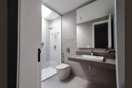 Casa de condomínio à venda com 715m², 6 quartos e 6 vagas Casa de condomínio à venda com 715m², 6 quartos e 6 vagasSuíte 2 Banheiro