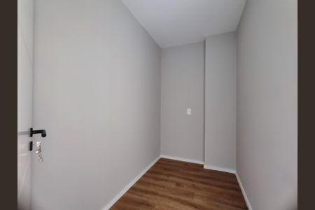 Casa de condomínio à venda com 715m², 6 quartos e 6 vagas Casa de condomínio à venda com 715m², 6 quartos e 6 vagasSuíte 4 Closet