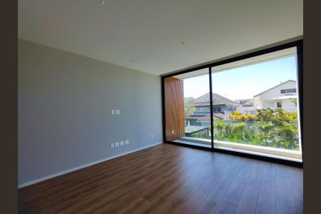 Casa de condomínio à venda com 715m², 6 quartos e 6 vagas Casa de condomínio à venda com 715m², 6 quartos e 6 vagasSuíte 4