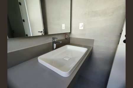 Casa de condomínio à venda com 715m², 6 quartos e 6 vagas Casa de condomínio à venda com 715m², 6 quartos e 6 vagasSuíte 4 Banheiro