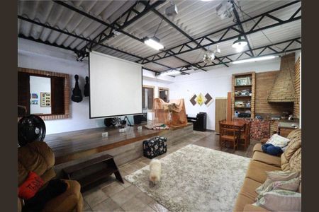 Casa à venda com 484m², 4 quartos e 5 vagas