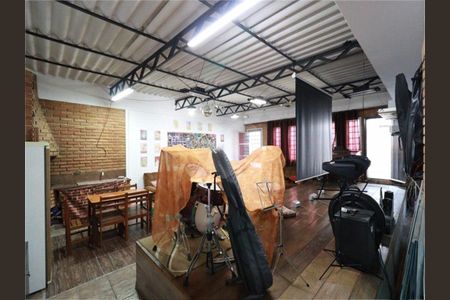 Casa à venda com 484m², 4 quartos e 5 vagas