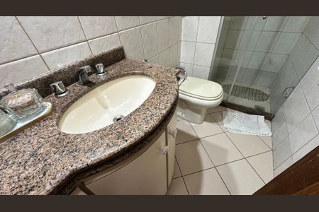 Apartamento à venda com 118m², 3 quartos e 2 vagas Apartamento à venda com 118m², 3 quartos e 2 vagasBanheiro Social